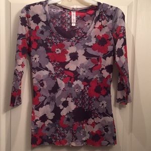 Lucy+Fiona Floral Scoop neck 3/4 sleeve top